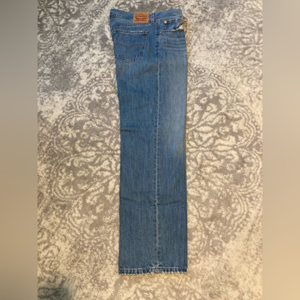 Levi's Classic Blue Jeans with Tan Label